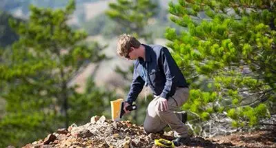 Portable XRF for Lithogeochemistry and Chemostratigraphy
